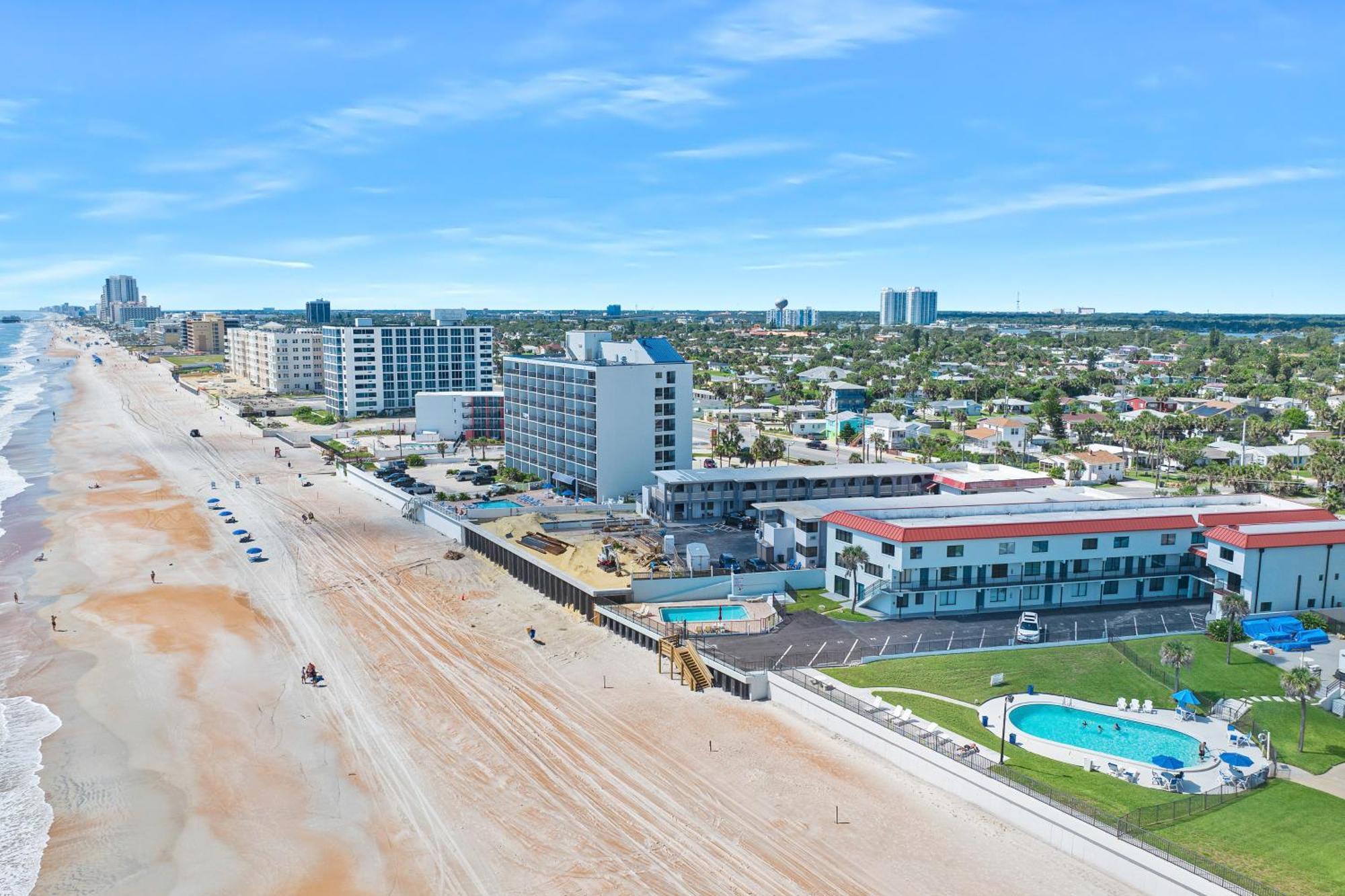 Oceanfront Daytona With Views! Apartment *