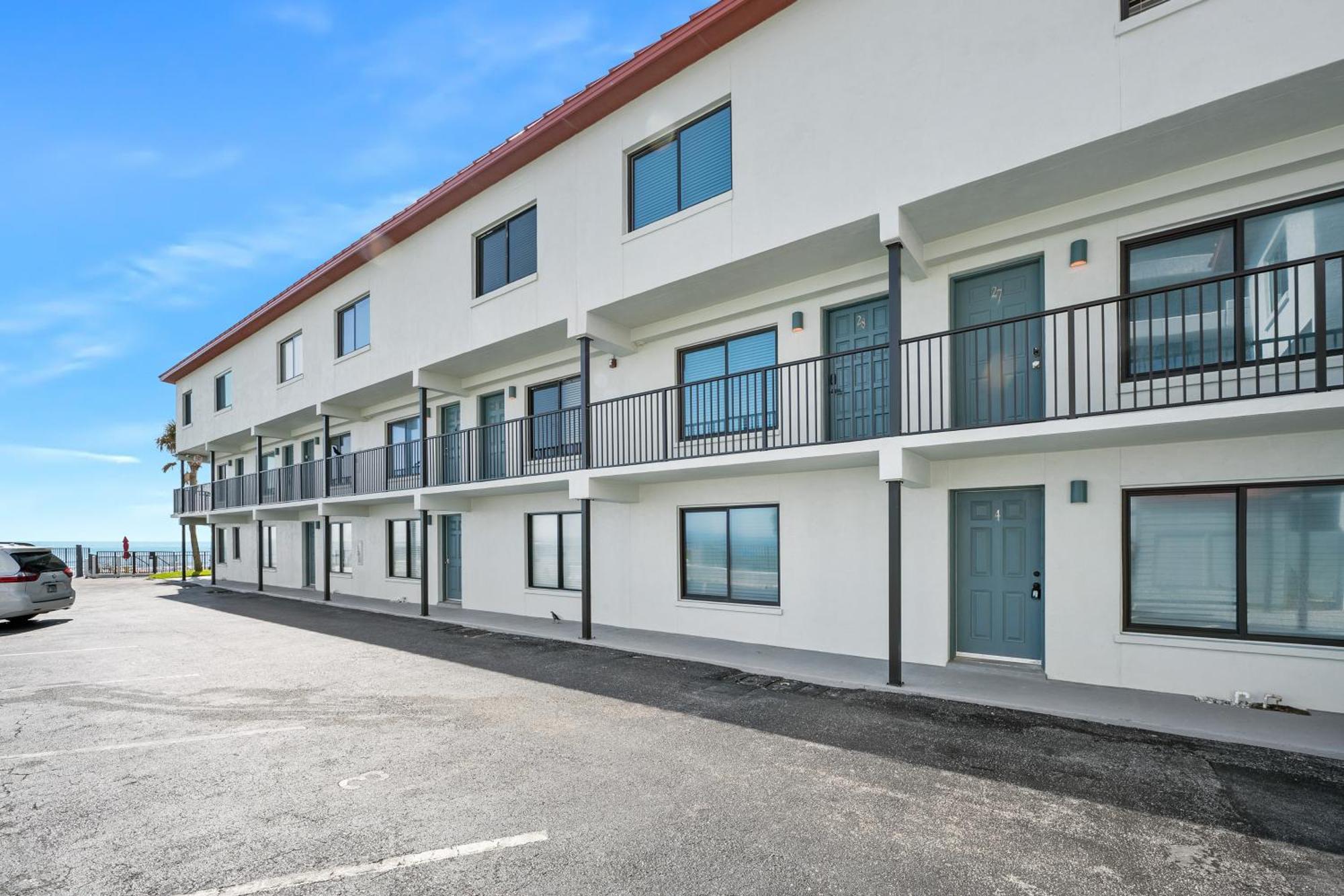 Apartment Oceanfront Daytona With Views! *