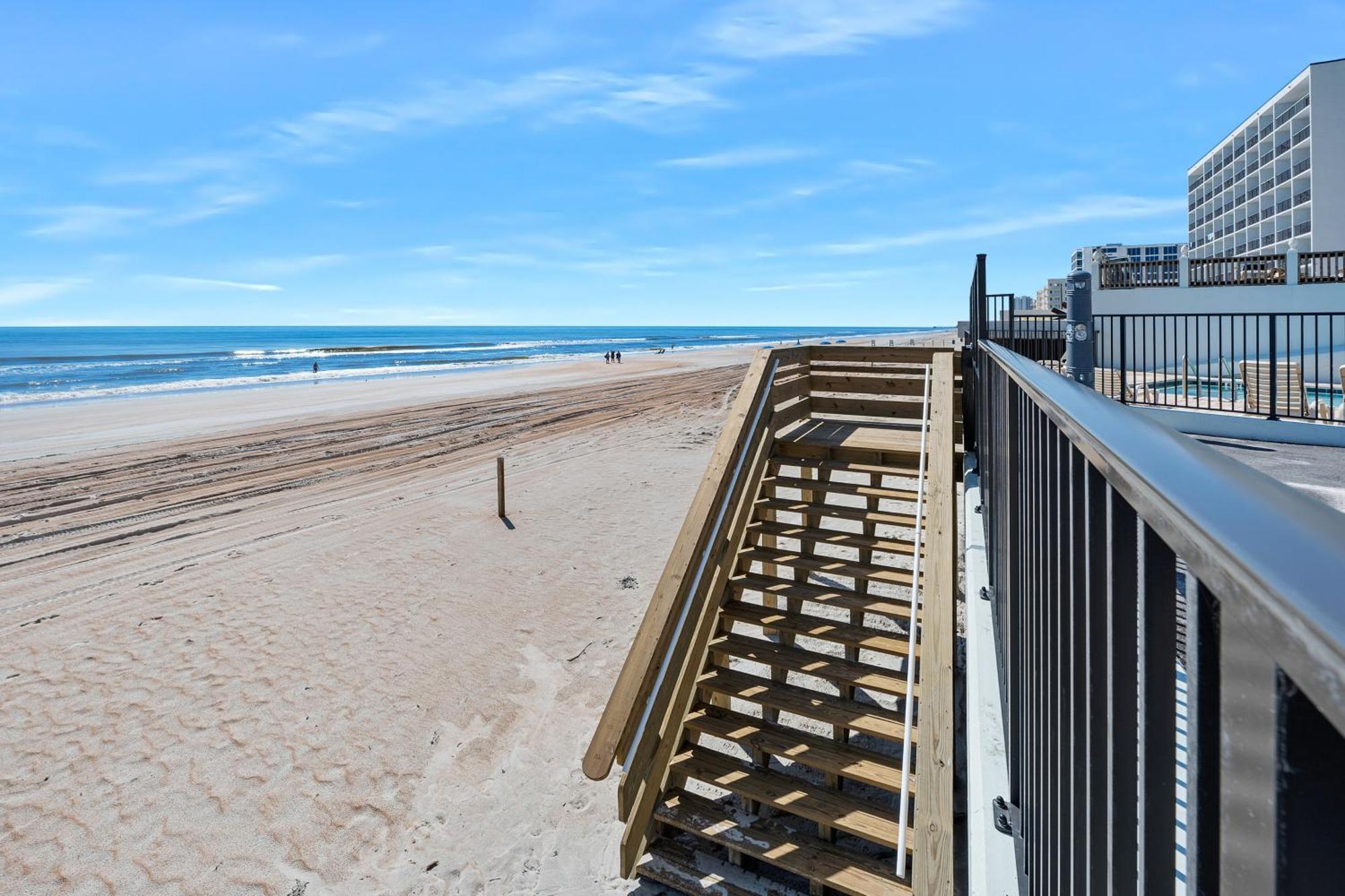 Oceanfront Daytona With Views! Apartment *