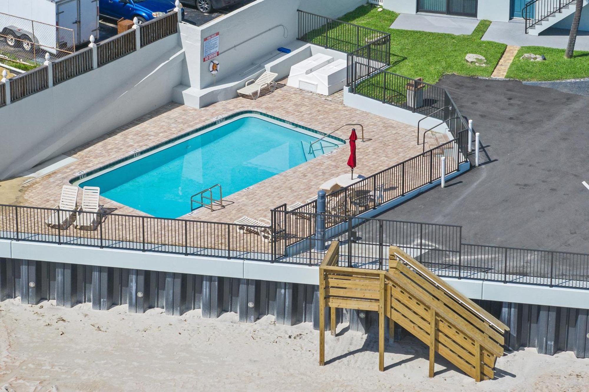 Oceanfront Daytona With Views! Apartment